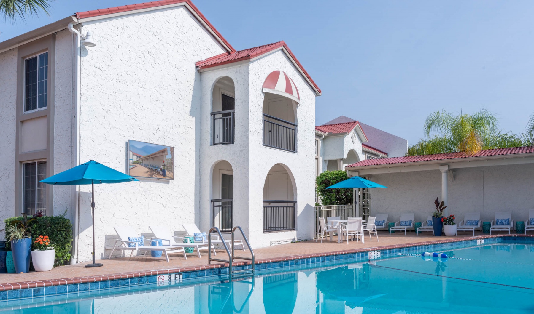 Resort-Style Amenities Resort-Style Amenities